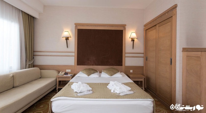 تخت بزرگ اتاق استاندارد